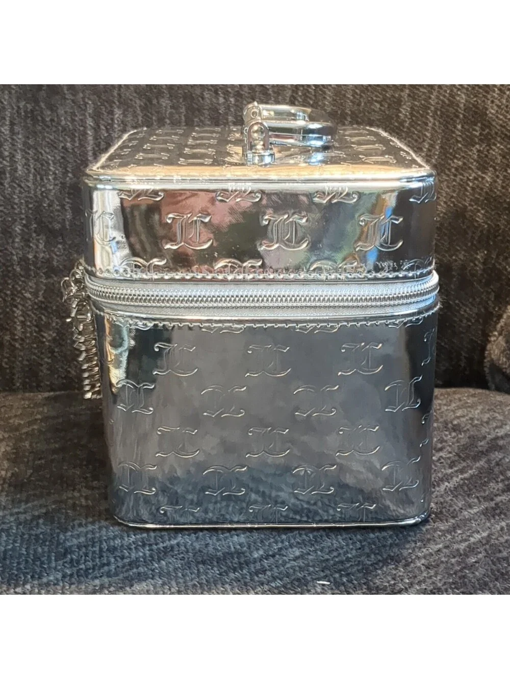 Juicy Couture Silver Metallic Make Up Train Bag Vanity Zip Case Rare